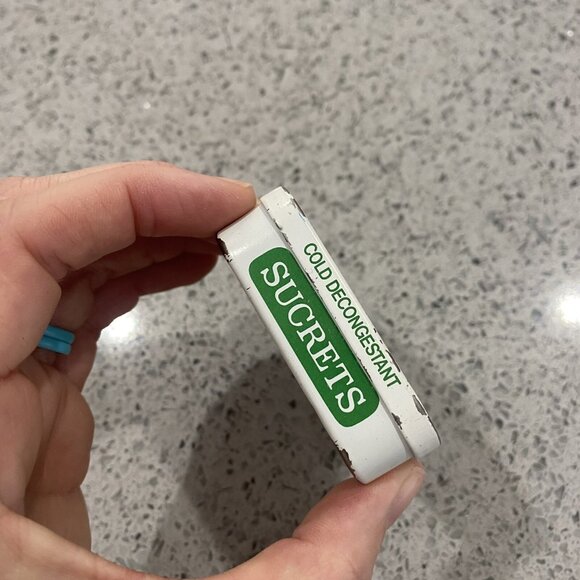 Vintage Tin Sucrets Sore Throat Lozenges Metal Box Primitive Green White - Picture 2 of 5